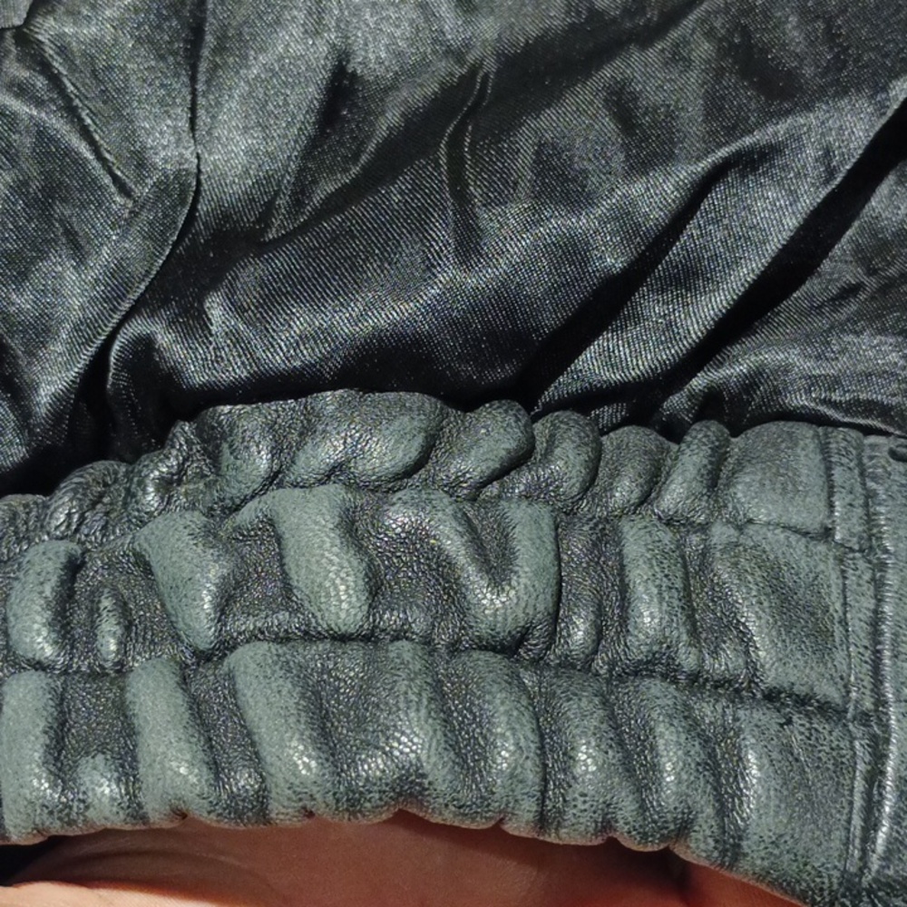 Black leather jacket - Picture 10 of 10